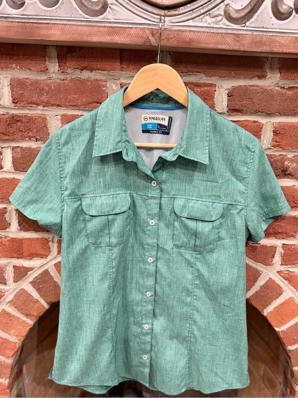 Magellan Outdoors Green Short-Sleeve Button-Down Shirt